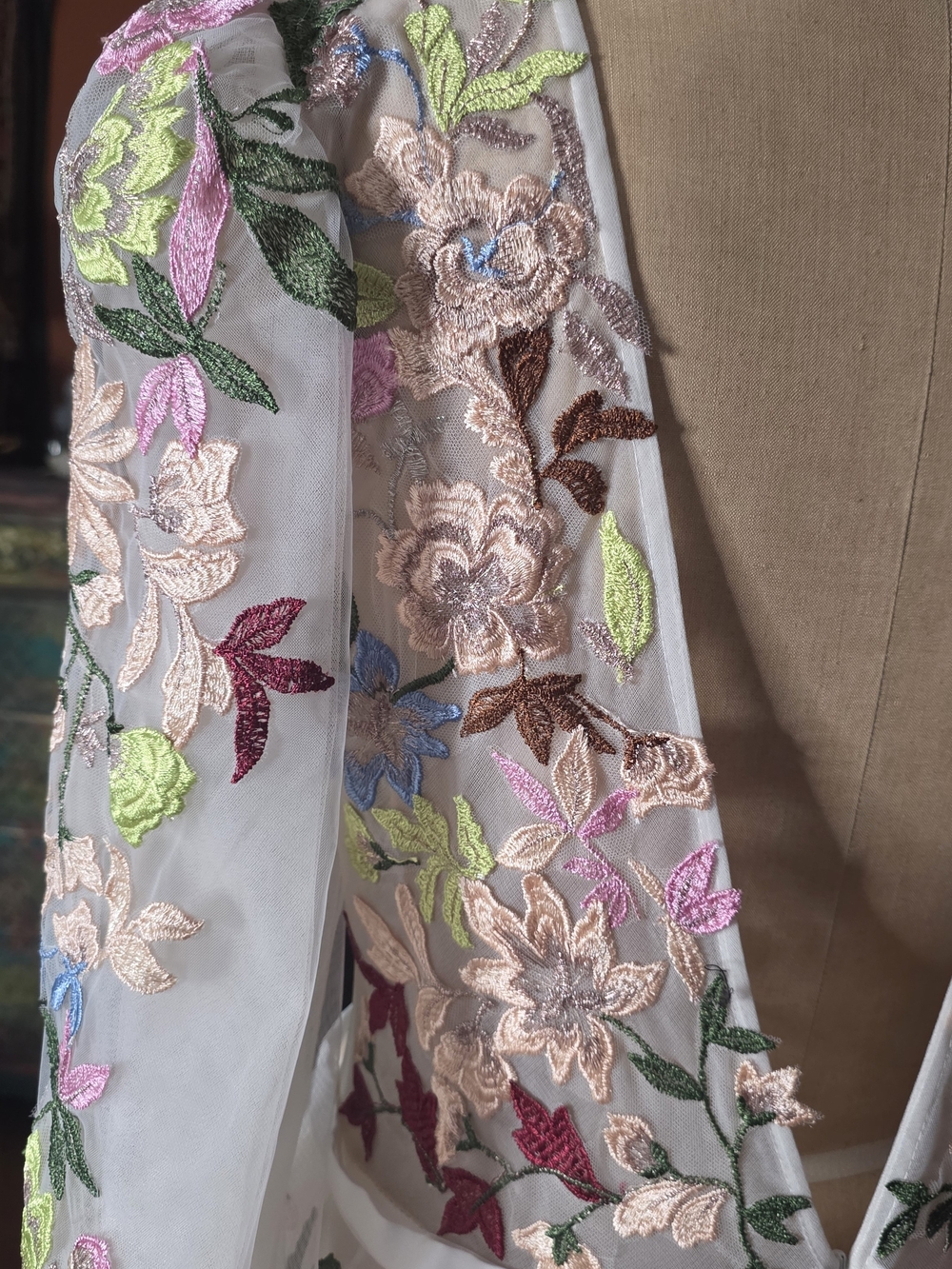 NWT Jovani Floral Embroidered Mesh Formal Evening Gown - Size 16 - Picture 11 of 13